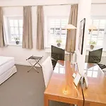 Meyers Hittfeld 3*