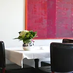 Meyers Hittfeld 3*