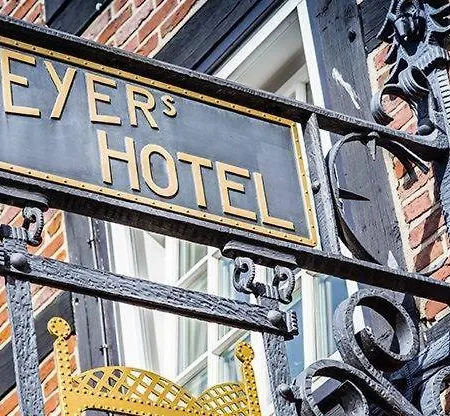 Meyers Hittfeld 3*