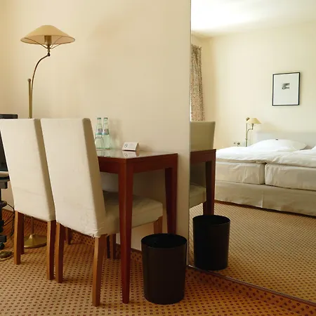 Meyers Hittfeld 3*